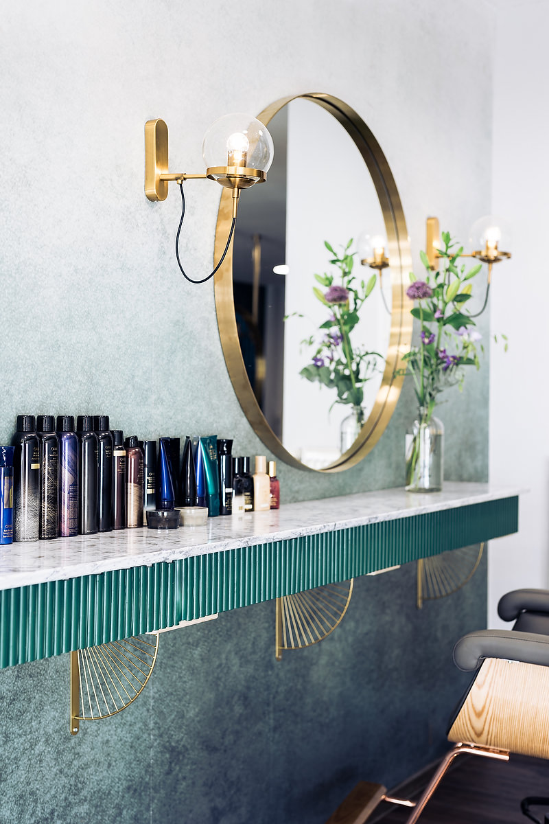 Elegante Einrichtung im Benelli-Haircare Haar Salon